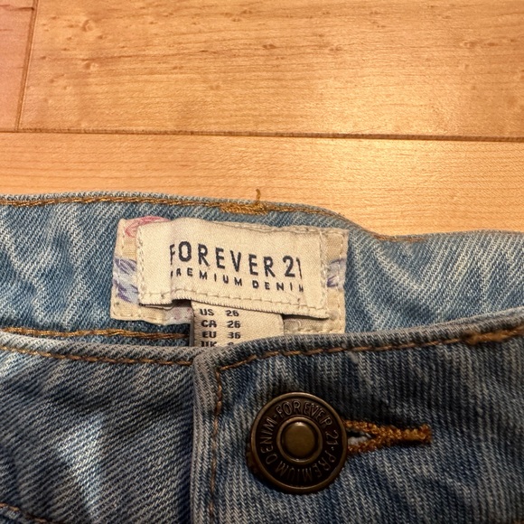 Forever 21 Denim Short Shorts - Picture 2 of 2
